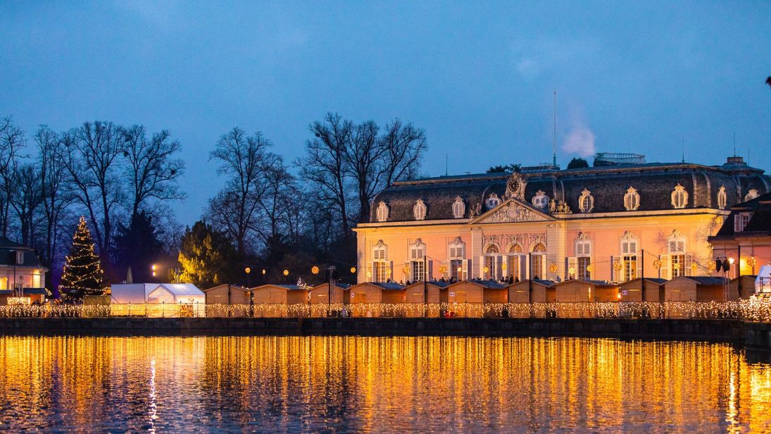 Schloss Benrath erstrahlt zu Weihnachten © Michael Breuer/photokonzept